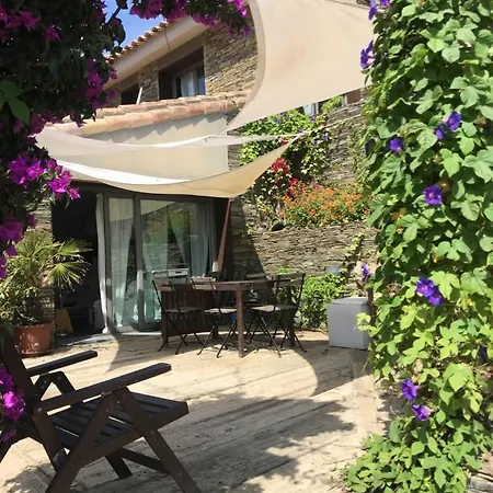 Villa 6 Bedrooms At 50 M Away From The Beach With Sea View Private Pool And Sauna
