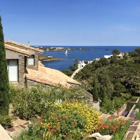 6 Bedrooms At 50 M Away From The Beach With Sea View Private Pool And Sauna Villa *