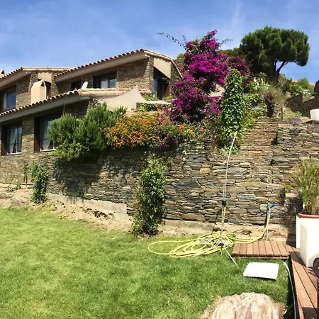 6 Bedrooms At 50 M Away From The Beach With Sea View Private Pool And Sauna Villa *