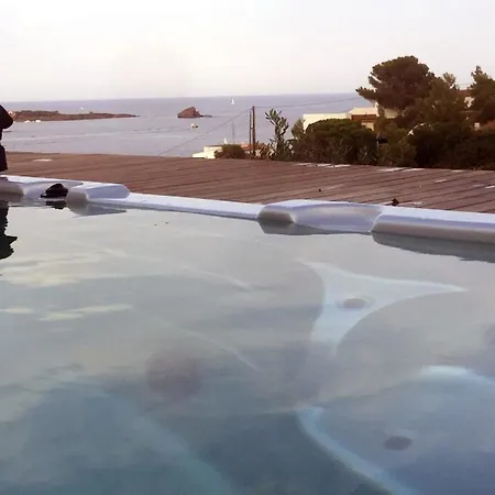 Villa 6 Bedrooms At 50 M Away From The Beach With Sea View Private Pool And Sauna